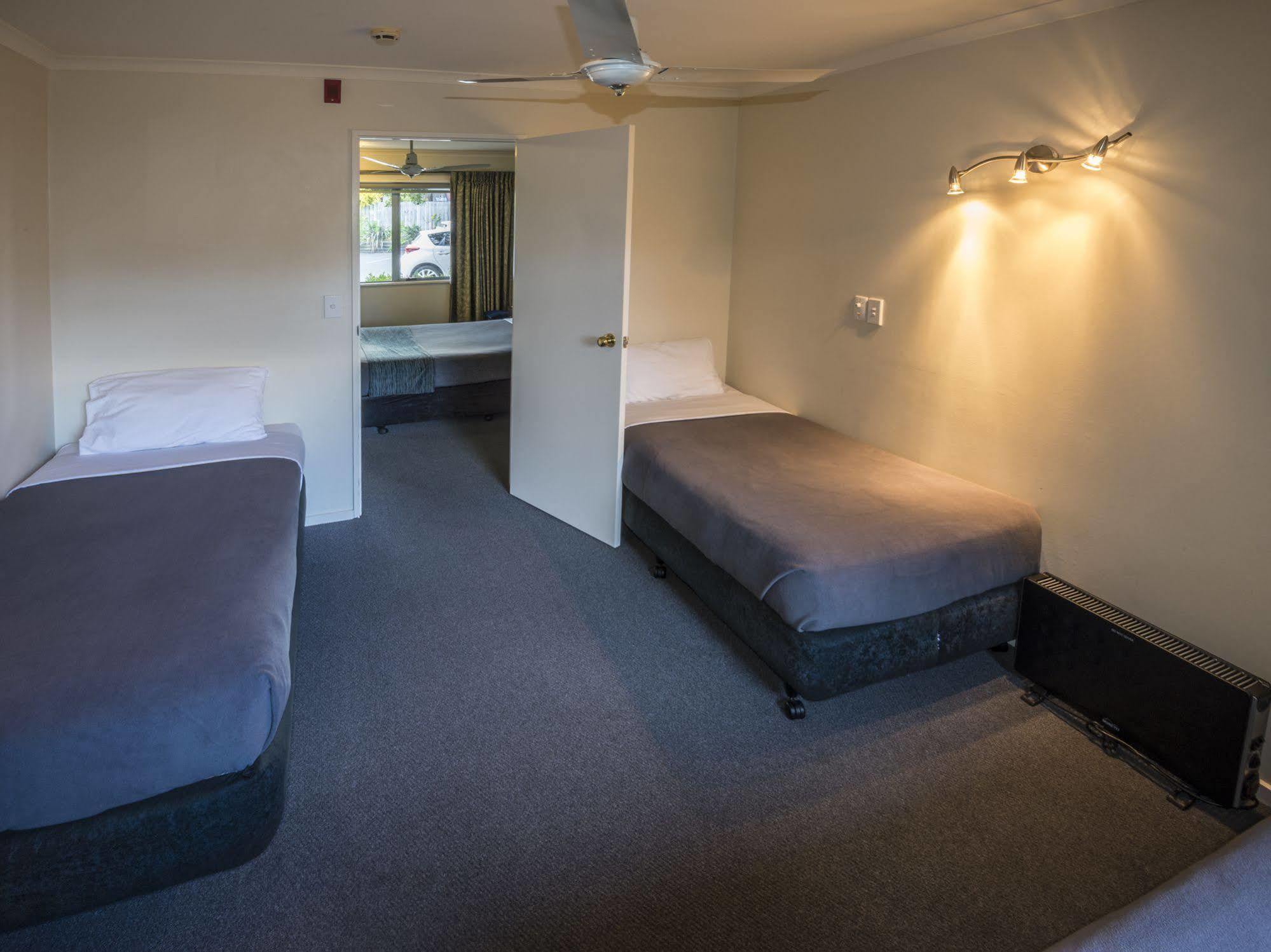 Gateway Motor Inn Mount Maunganui Extérieur photo